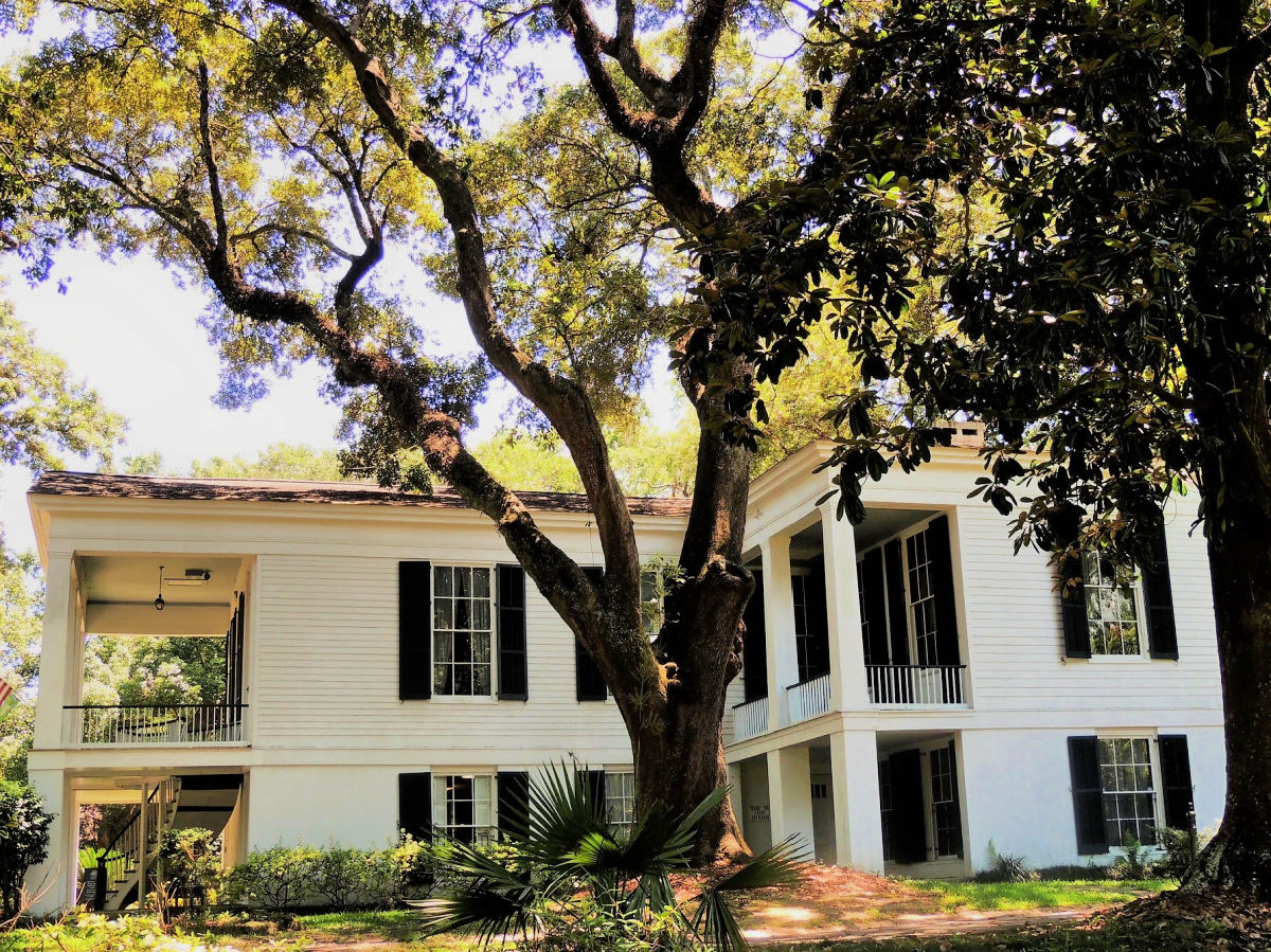 historic-oakleigh-alabama-mansion