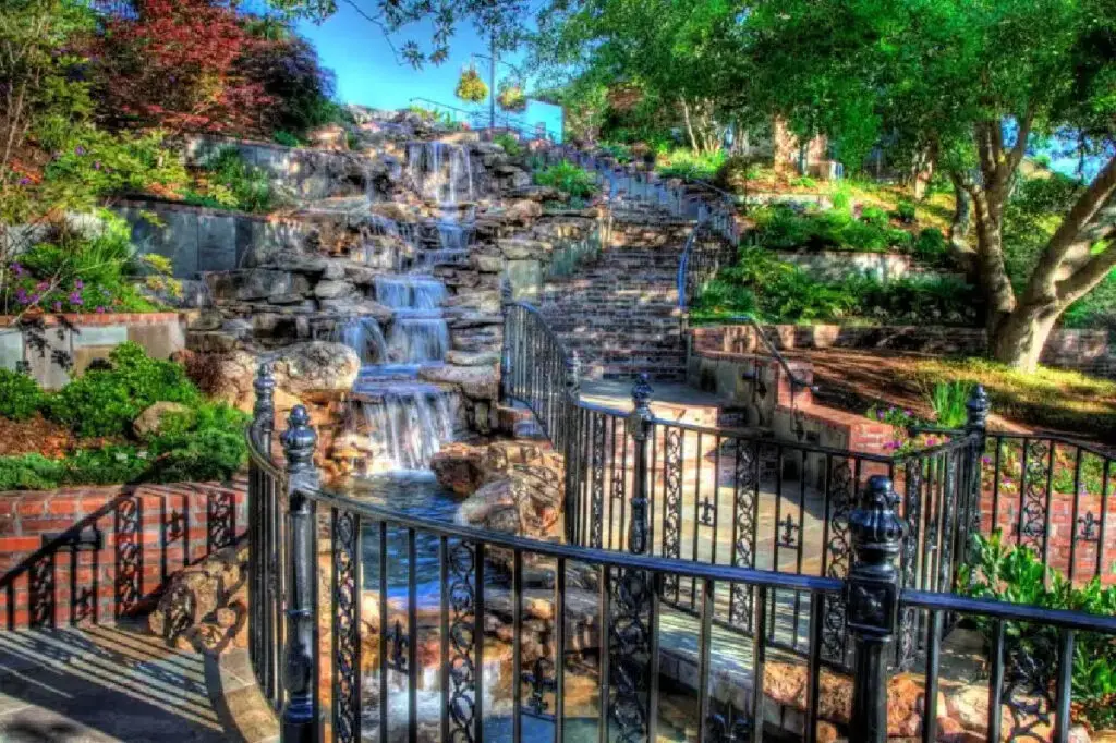 beau-jardin-waterfall