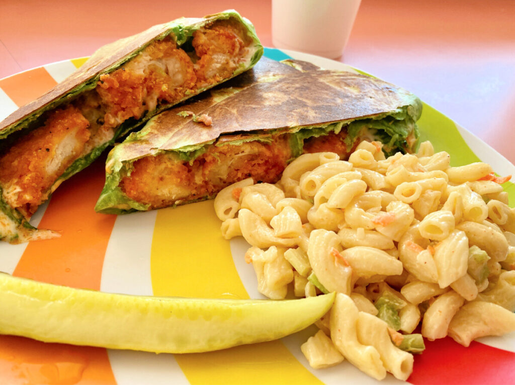 barefoot-cafe-buffalo-chicken-wrap