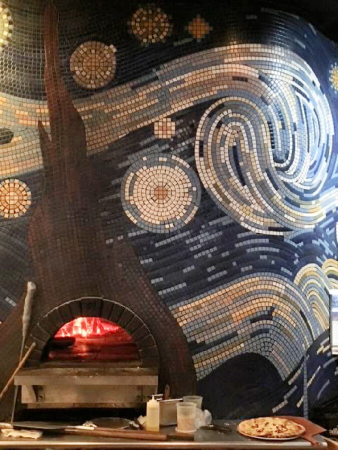 pizza-oven-with-mosaic-wall
