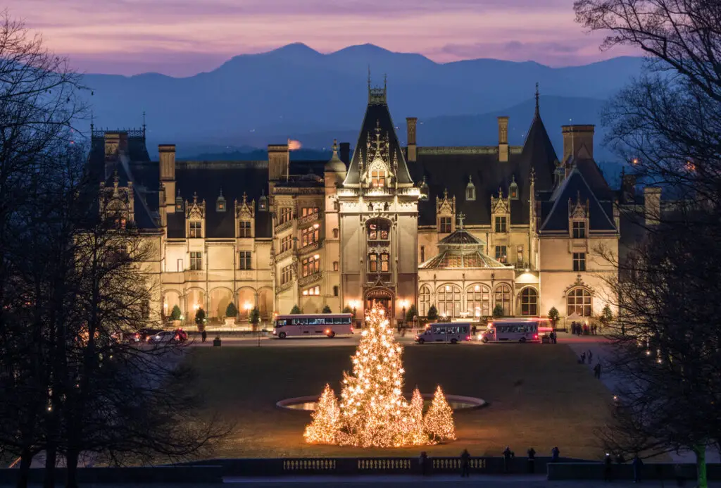 biltmore-decorated-for-christmas