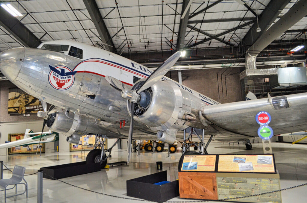 lone-star-flight-museum-douglas-dc-3